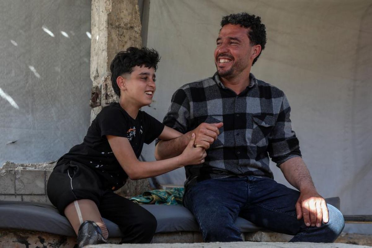 Potret remaja difabel Gaza bertahan hidup di tengah luka & pengungsian