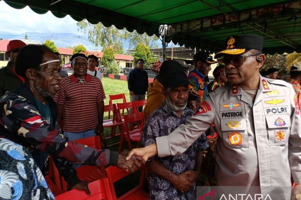 Polda mengimbau warga di Papua Pegunungan taat rambu lalu lintas