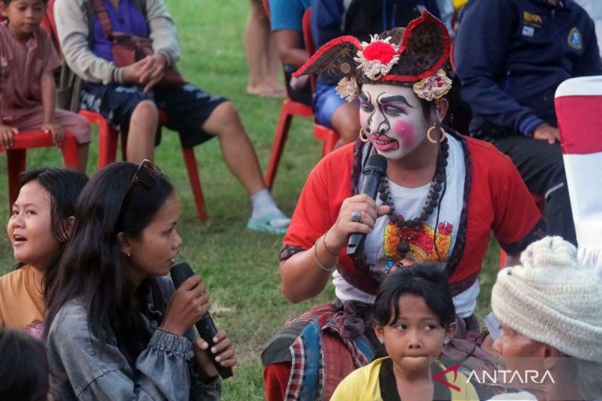 Pelawak Bali sosialisasikan pencegahan permukiman kumuh lewat pertunjukan rakyat