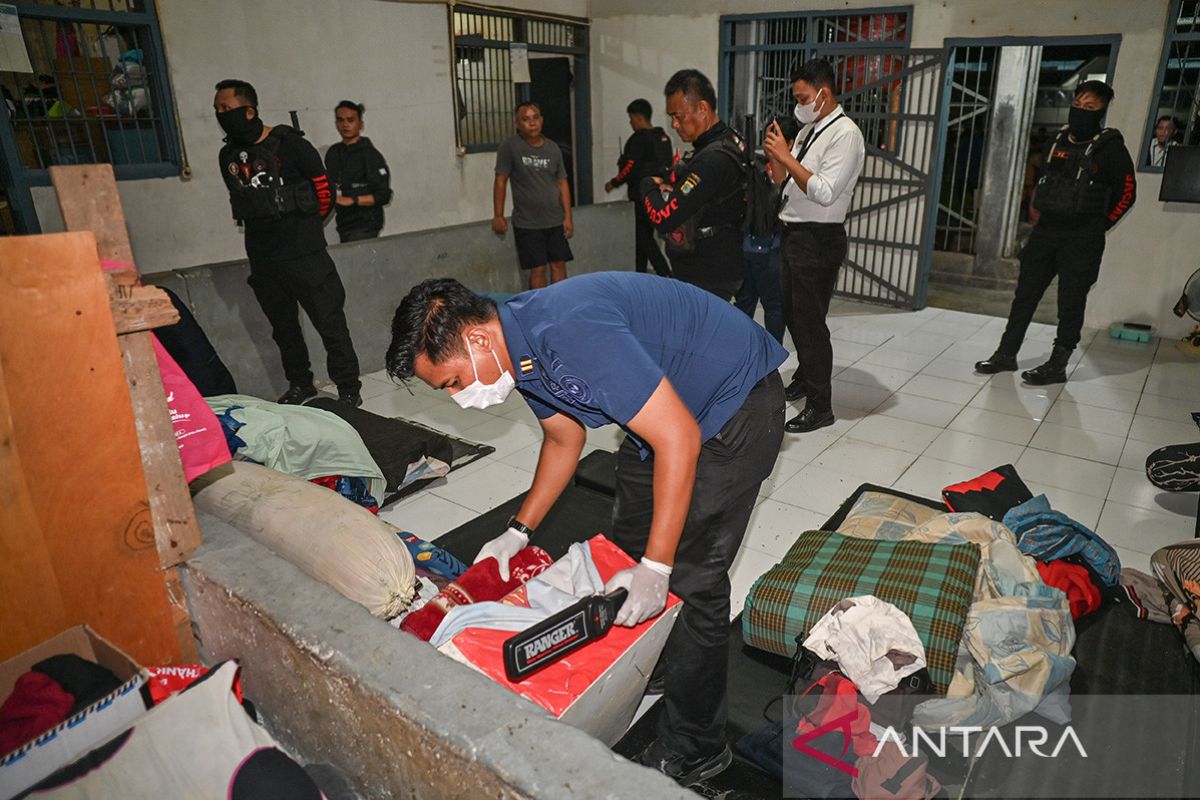 Razia di Lembaga Pemasyarakatan Palu