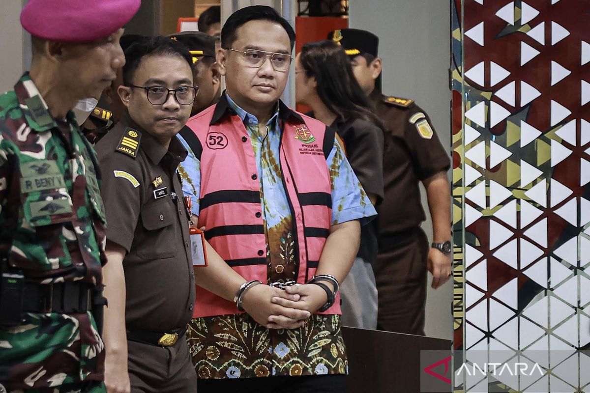 Kasus perintangan perkara: Apa peran eks Ombudsman RI Yeka Hendra?