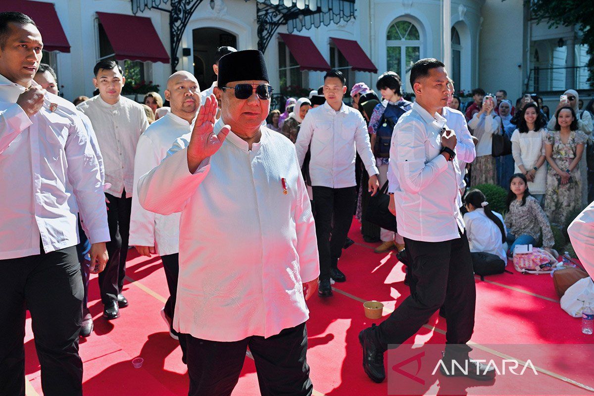 Politik kemarin, Prabowo shalat Idul Adha hingga perayaan kurban