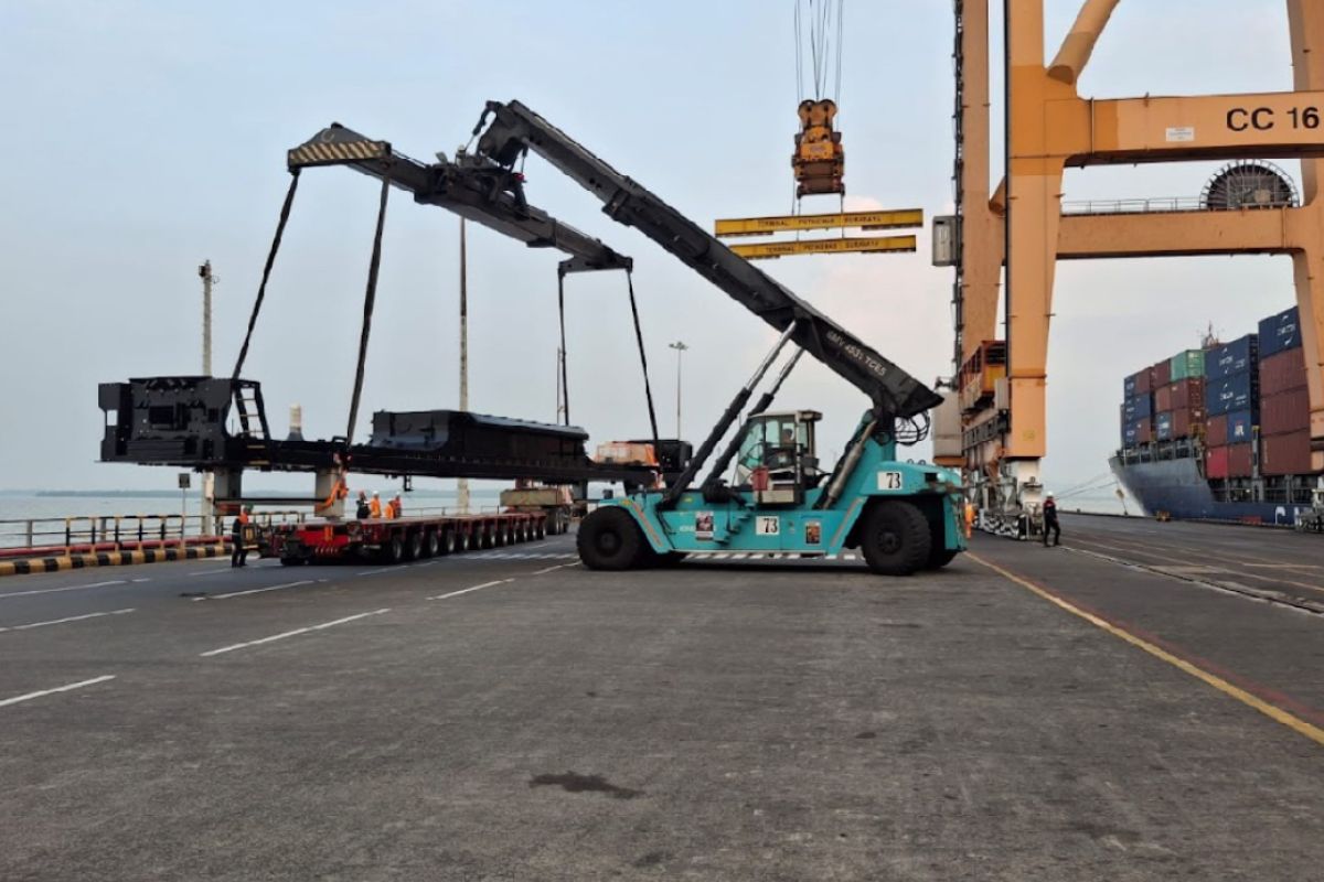 TPS jadi hub pengiriman “locomotive platform” PT INKA ke Australia
