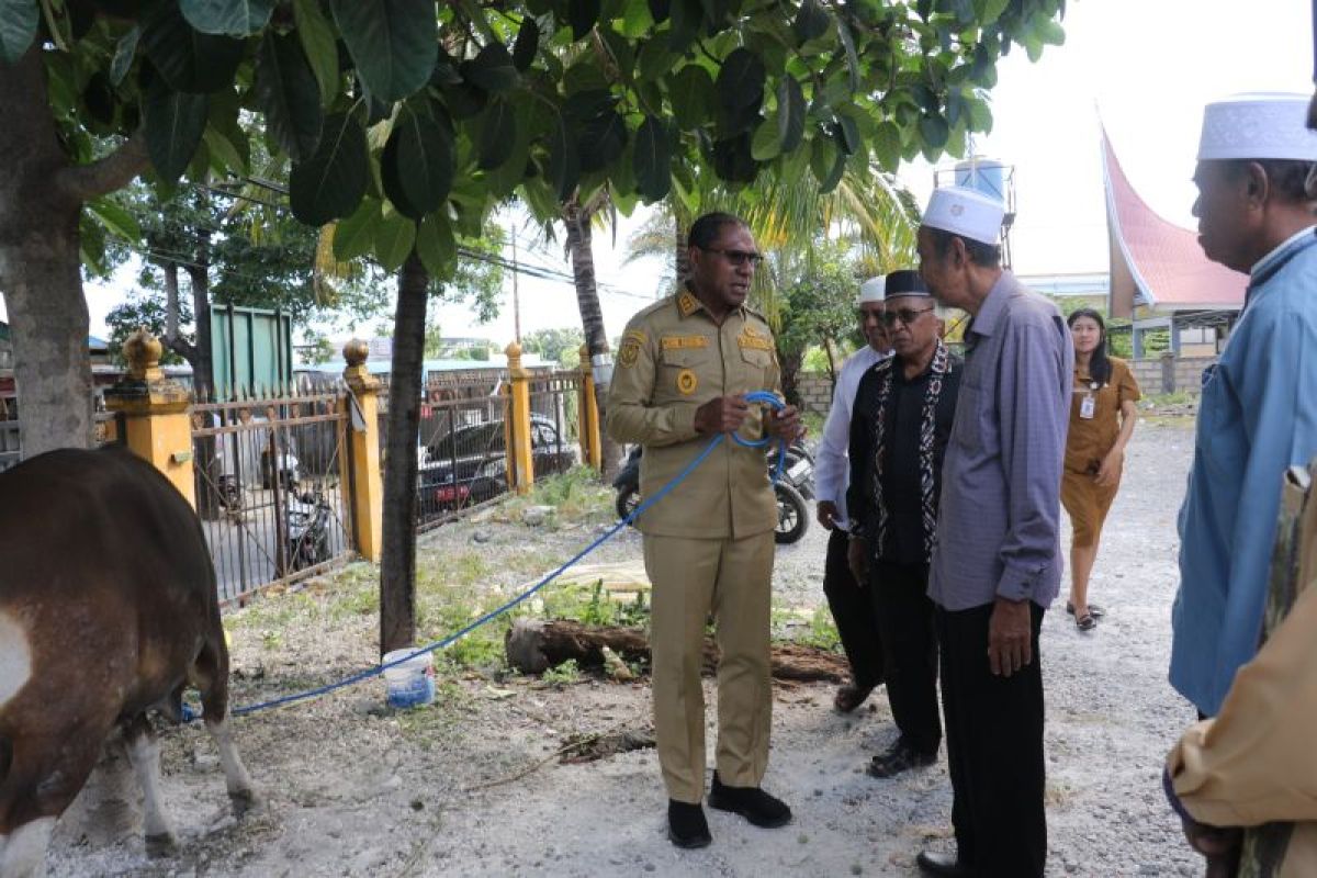 Wagub NTT mengajak warga perkuat toleransi dalam memaknai Idul Adha