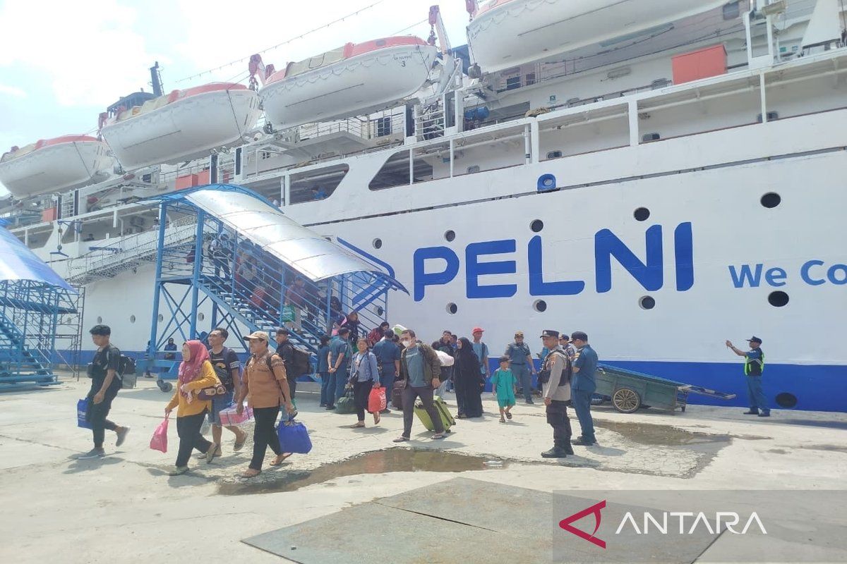 Pelni berangkatan 1.178 penumpang pada momen libur Idul Adha 2026
