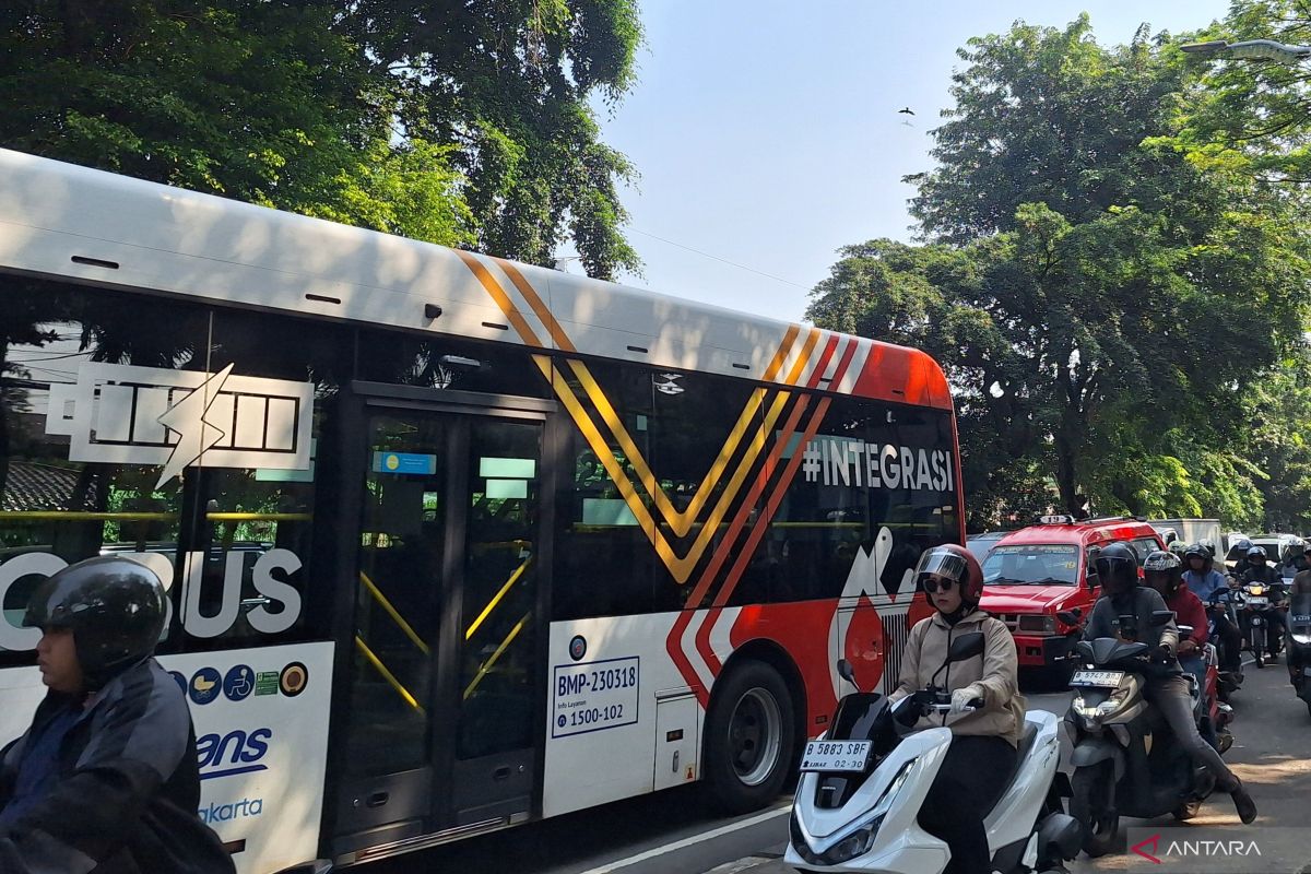 Transjakarta kembali beroperasi usai jalan Lenteng Agung dibuka