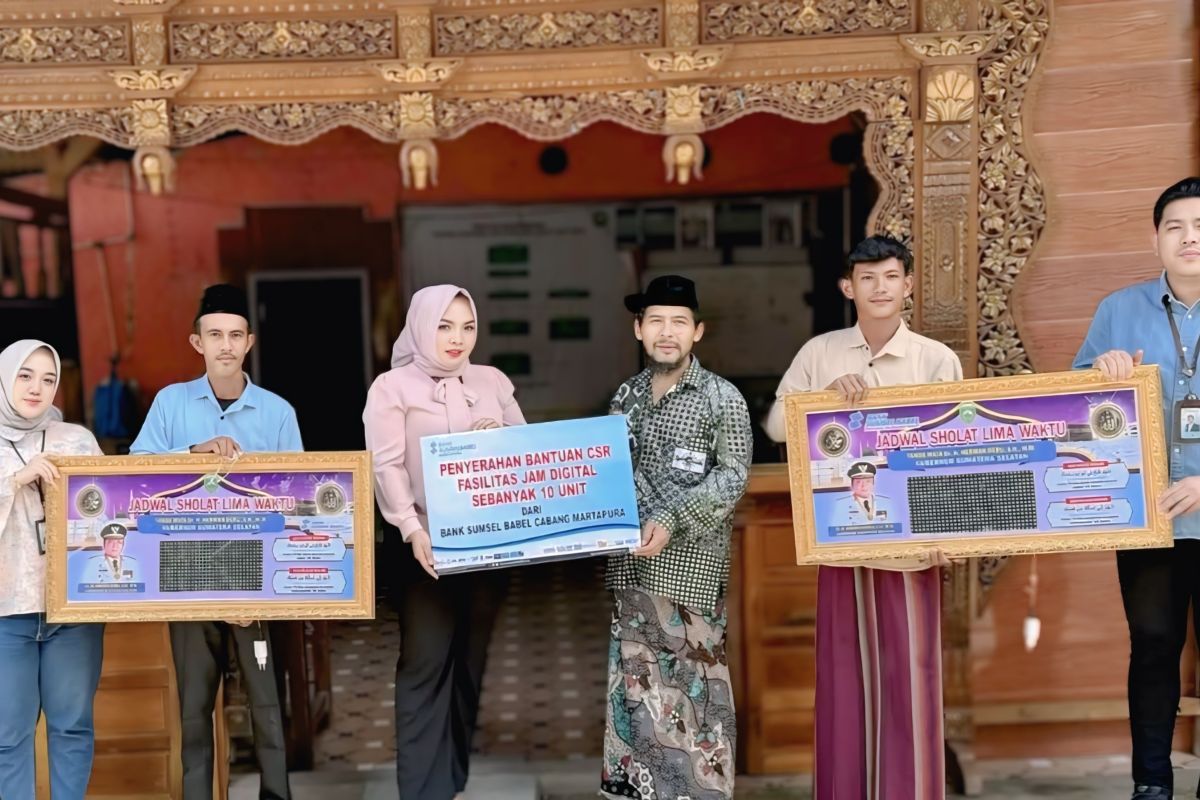 BSB dorong kedisiplinan santri ponpes lewat bantuan jam digital