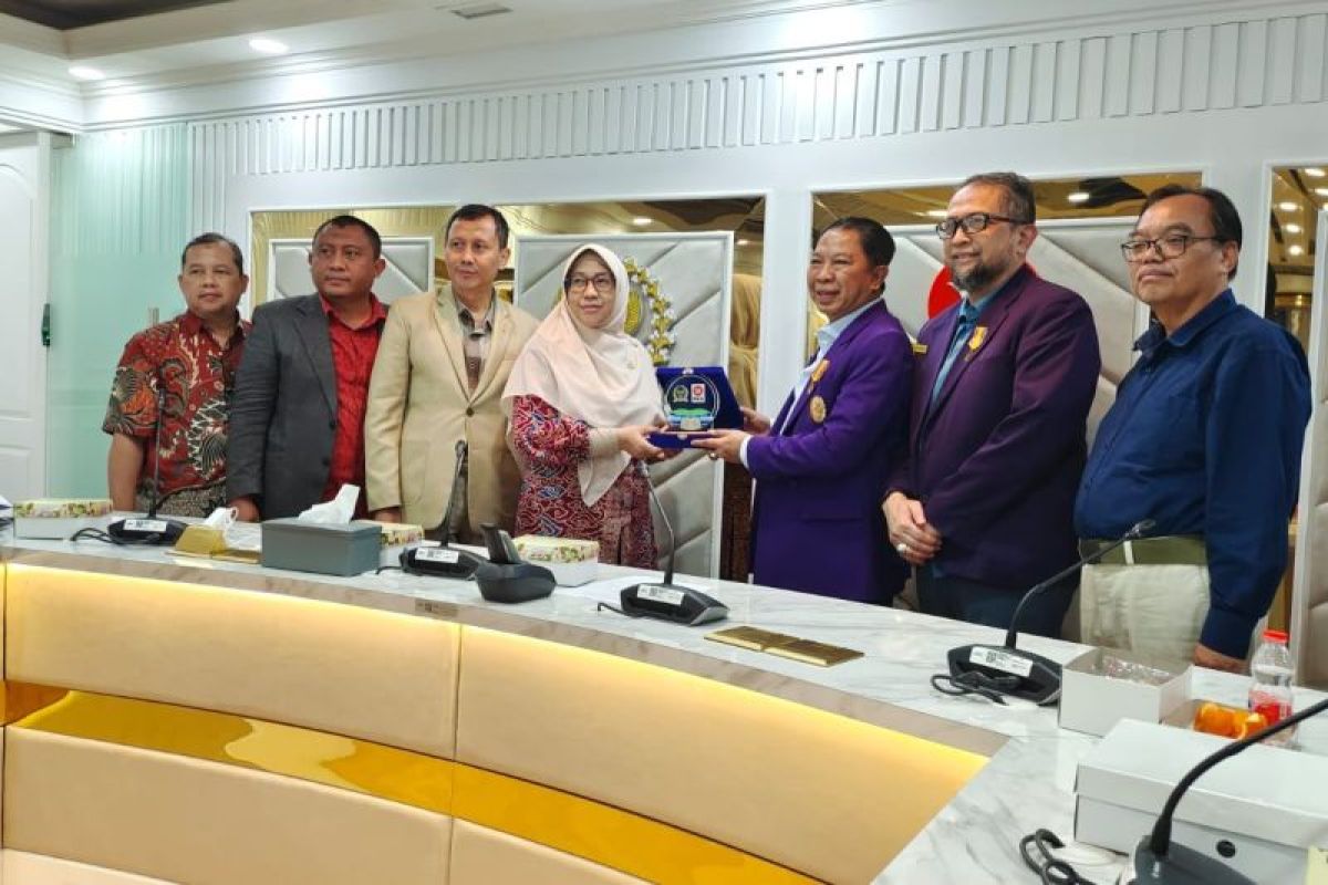 PB PDHI dan AFKHI sampaikan urgensi RUU Kedokteran Hewan kepada Fraksi PKS dan Fraksi PDIP DPR RI