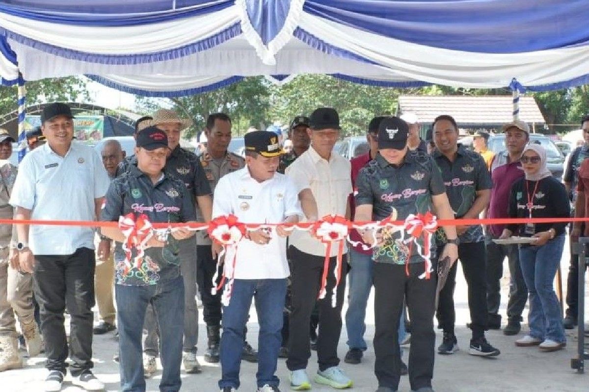 Bupati resmikan pusat komunitas kicau Gantangan Kapuas Bersinar