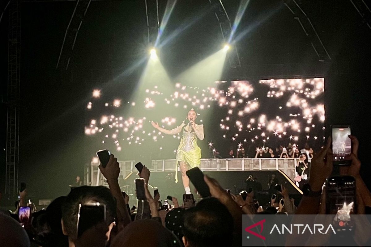 Yura Yunita ajak penonton ungkapkan kasih sayang di Java Jazz 2026