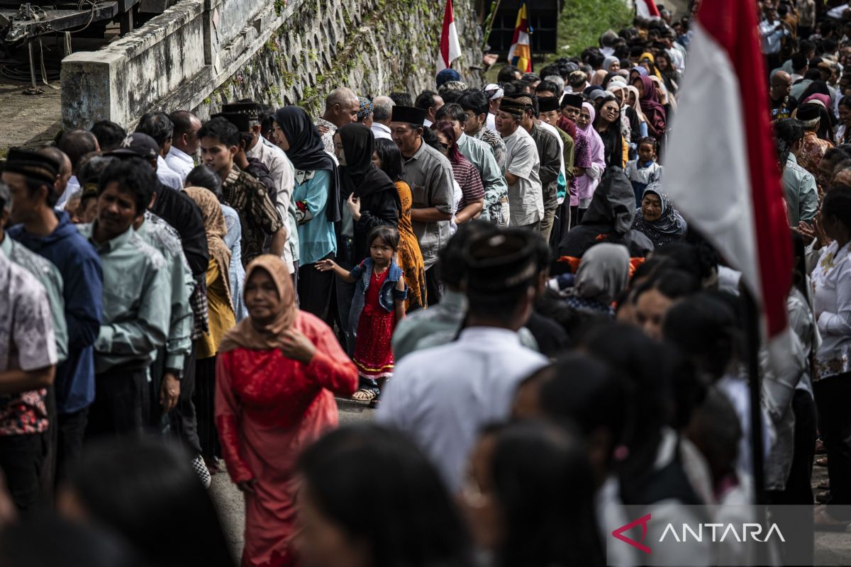 Dusun Thekelan tunjukkan wajah Indonesia, umat lintas agama saling bermaafan saat Waisak