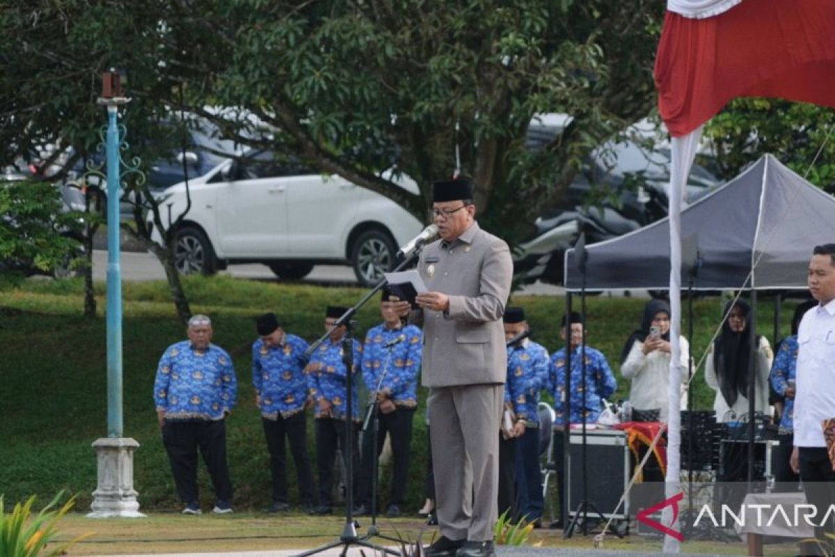 Bupati bacakan amanat BPIP RI saat peringatan hari lahir Pancasila di Kuansing