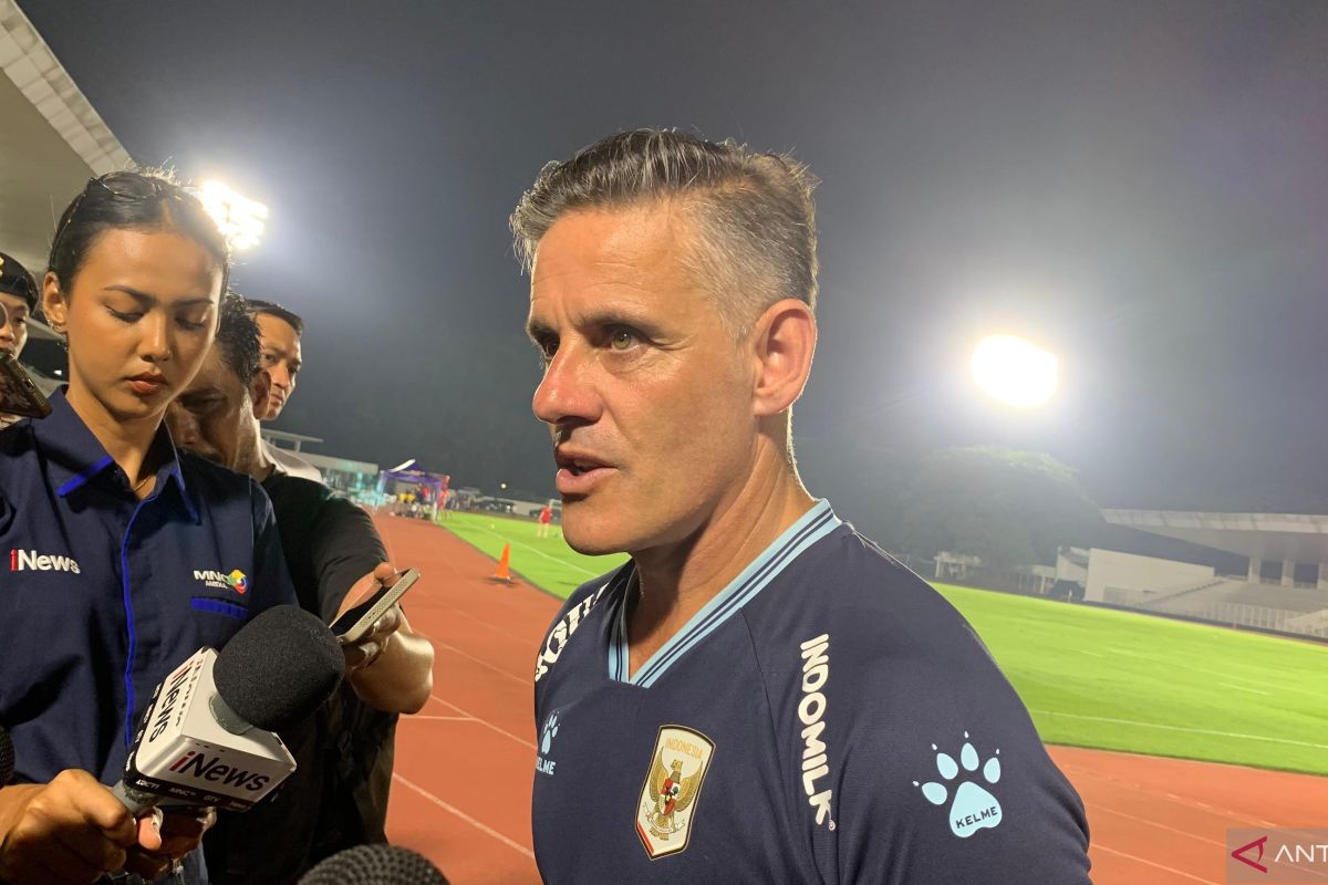 Masuk skuad timnas senior, Mathew Baker dimentori oleh Kevin Diks