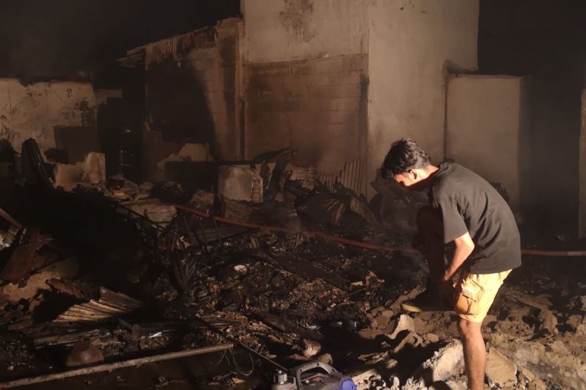 Jejak abu di Pasar Jiung: Hikayat yang tersisa dari rumah yang hangus