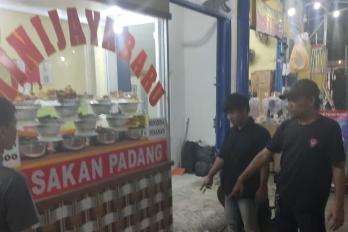 Polisi buru tiga pencuri motor di warung makan di Cilincing