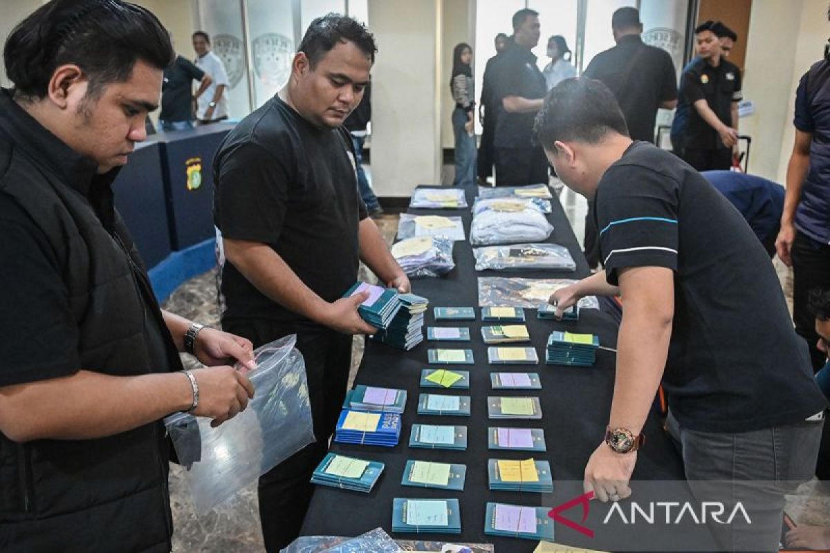 Polda Metro Jaya ungkap kasus penipuan perjalanan umrah