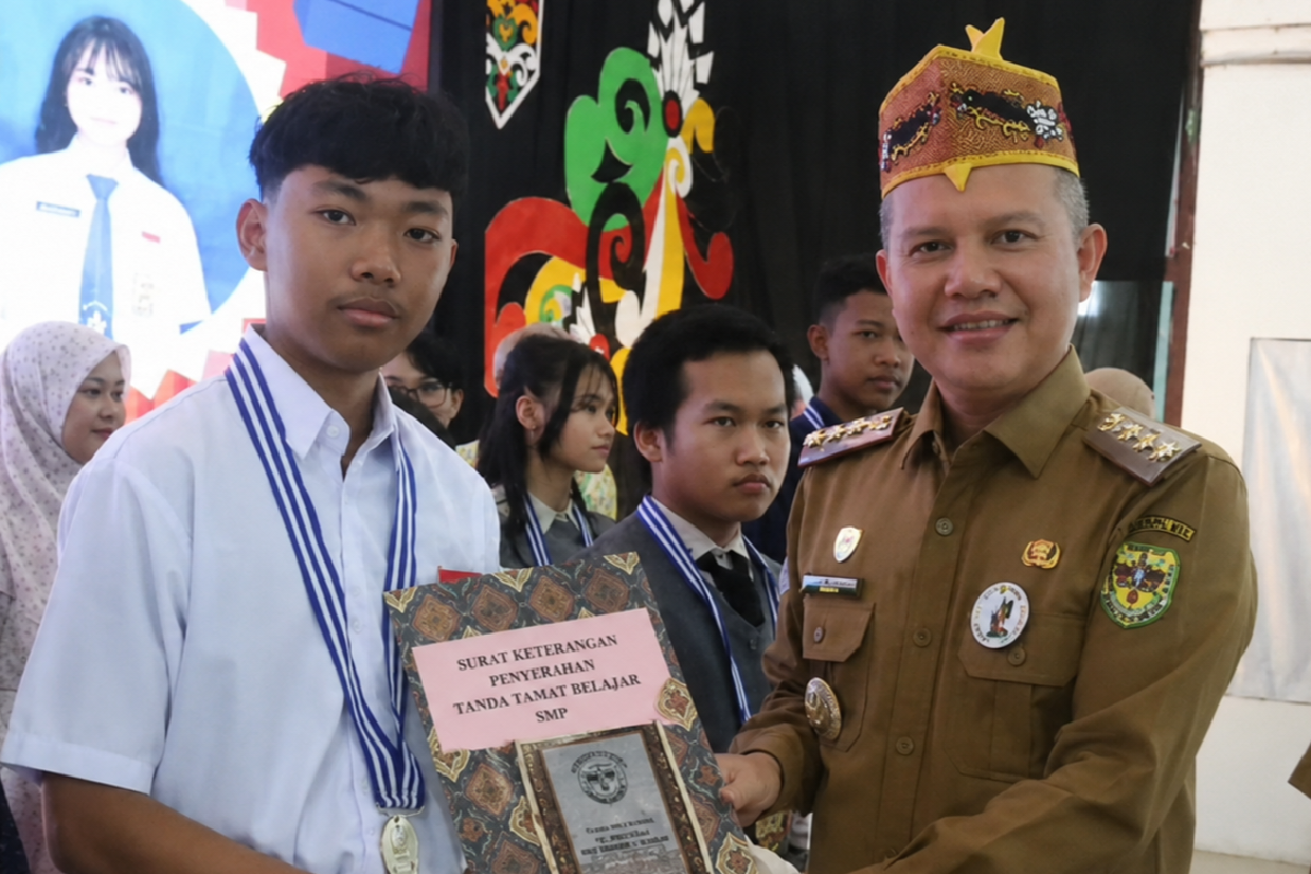 Bupati Gumas dorong siswa lanjutkan pendidikan ke jenjang lebih tinggi