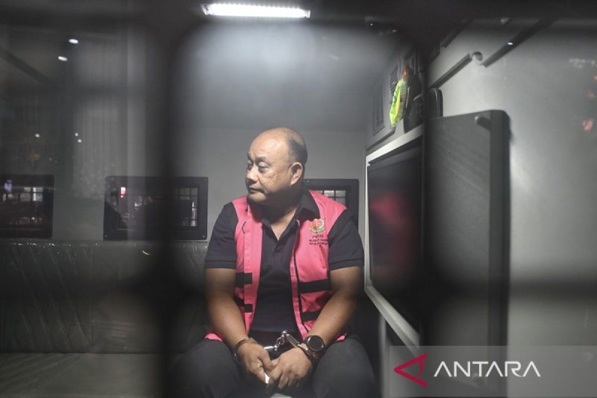 Kejagung tahan mantan pimpinan BGN