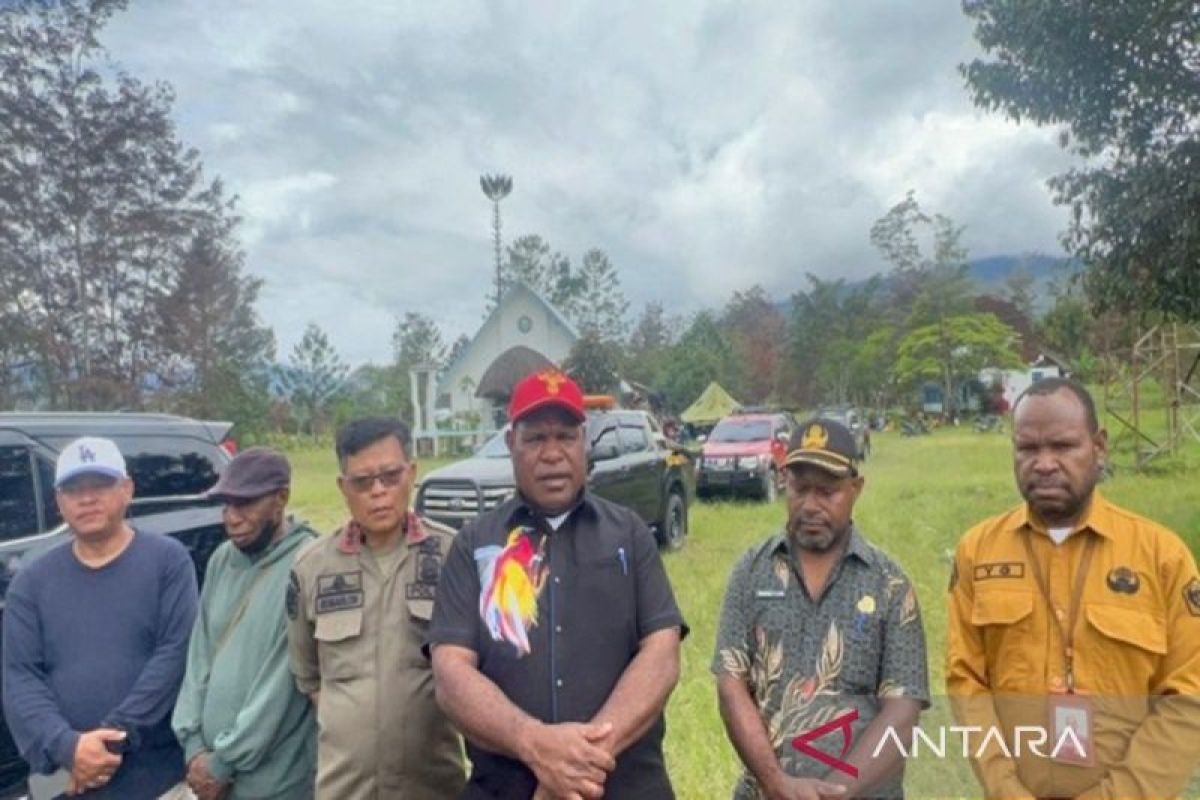 Pemkab Jayawijaya salurkan beras satu ton ke warga terdampak konflik suku