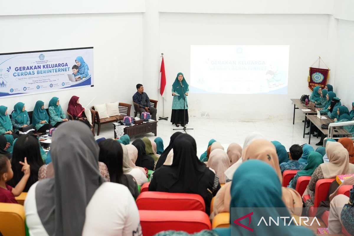 Menjadi pelopor keluarga cerdas berinternet di era digital