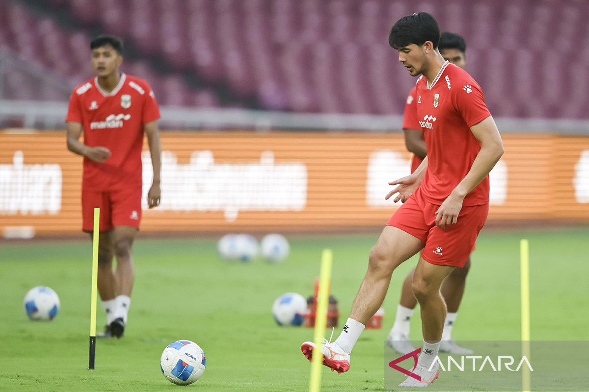 Jadwal lengkap timnas Indonesia melawan Oman malam ini