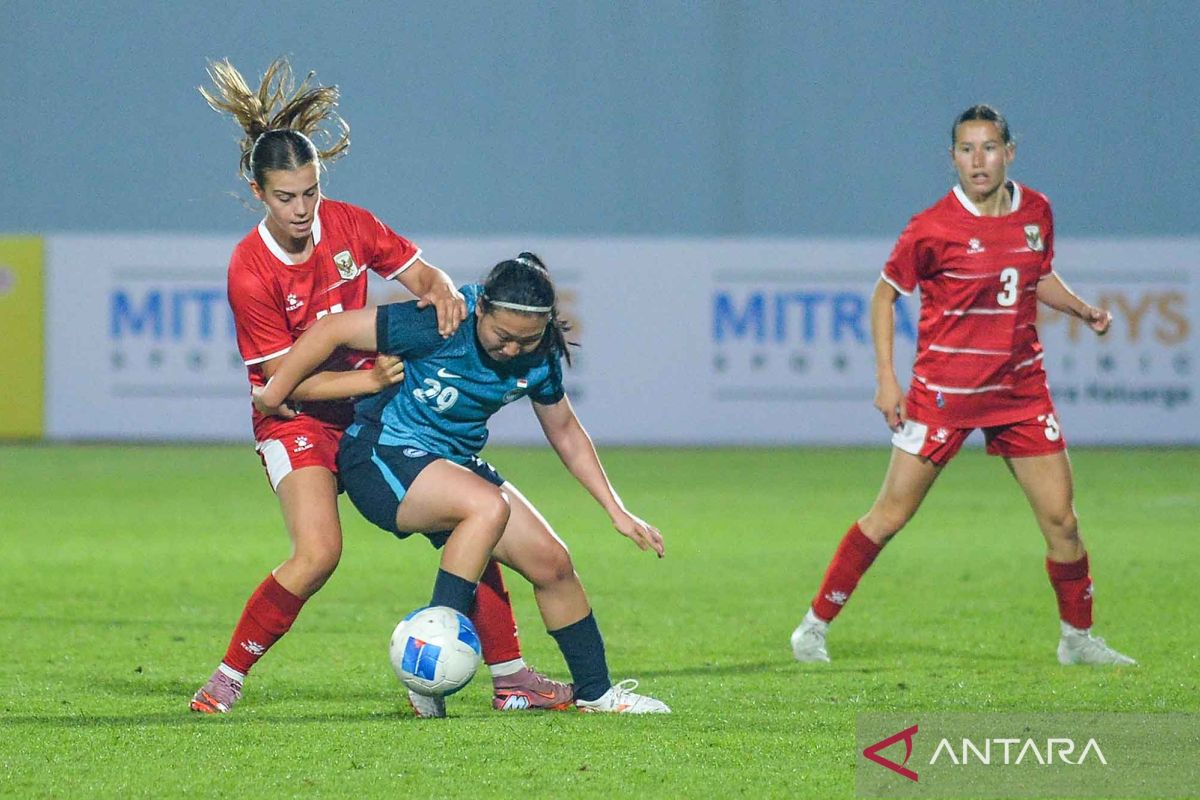 Timnas Sepakbola Putri Indonesia takluk di kandang sendiri 0-2 dari Singapura