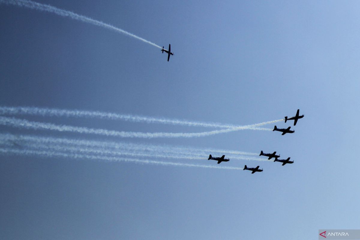 Kedatangan Jupiter Aerobatic Team TNI AU di Sidoarjo