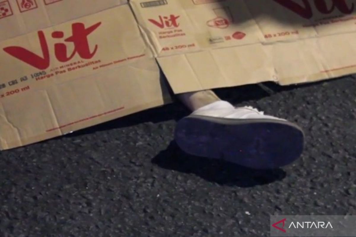 Pemotor wanita tewas terlindas truk kontainer di Cengkareng Jakbar