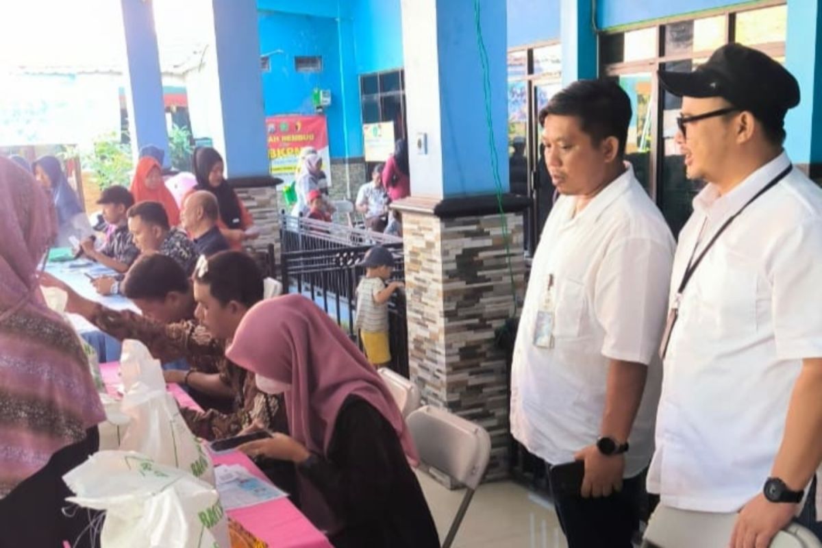 Bulog Surabaya salurkan bantuan pangan kepada 181.442 PBP