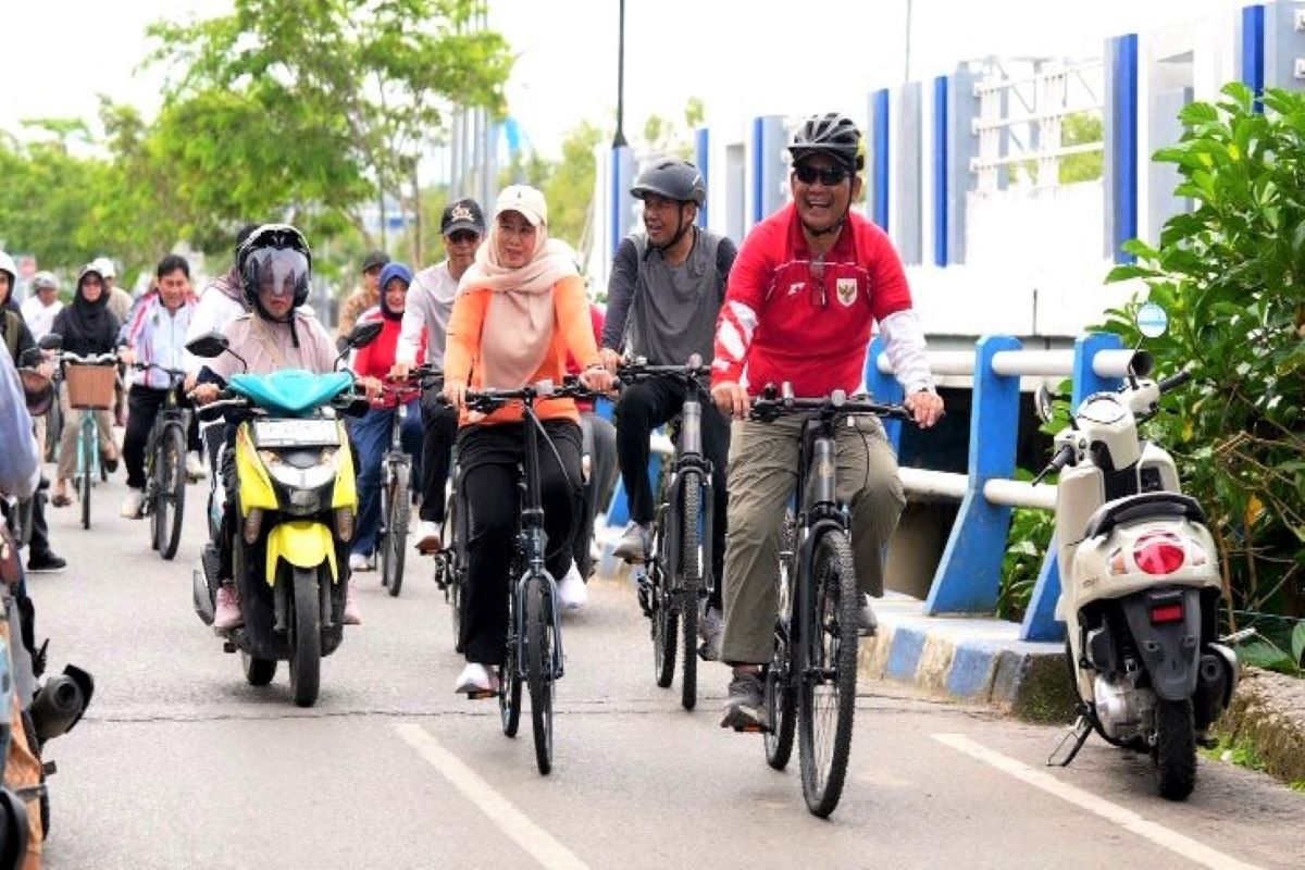 Gowes Minggu pagi, Shalahuddin ajak budaya bersih terus tumbuh di masyarakat