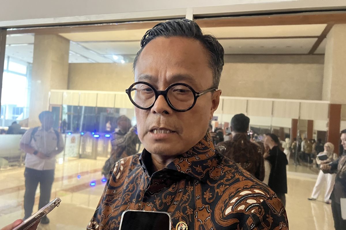 Danantara sebut Telkom akan tutup 12–14 anak usaha