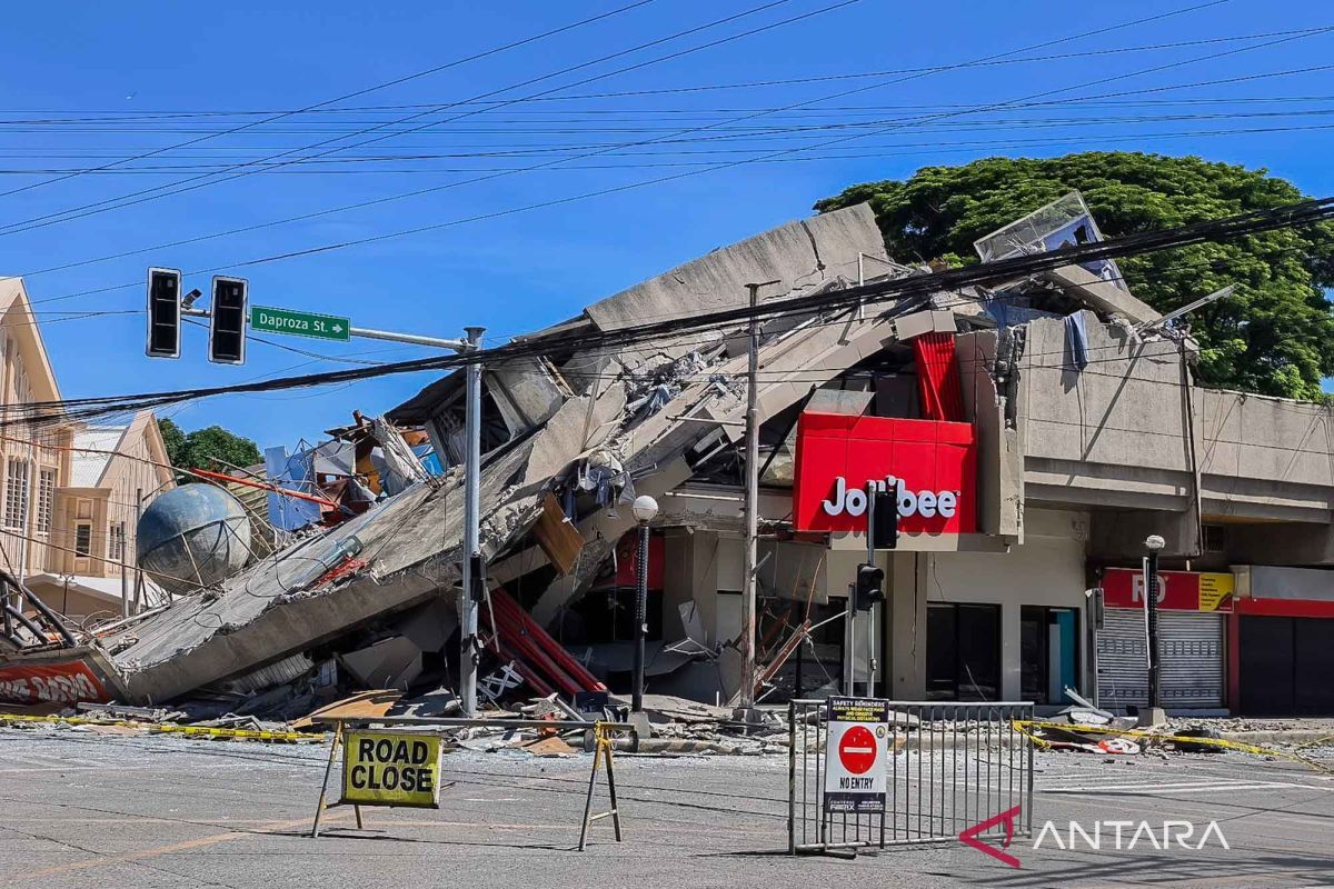 Pemerintah, militer Filipina kerahkan tim tangani gempa magnitudo 7,8
