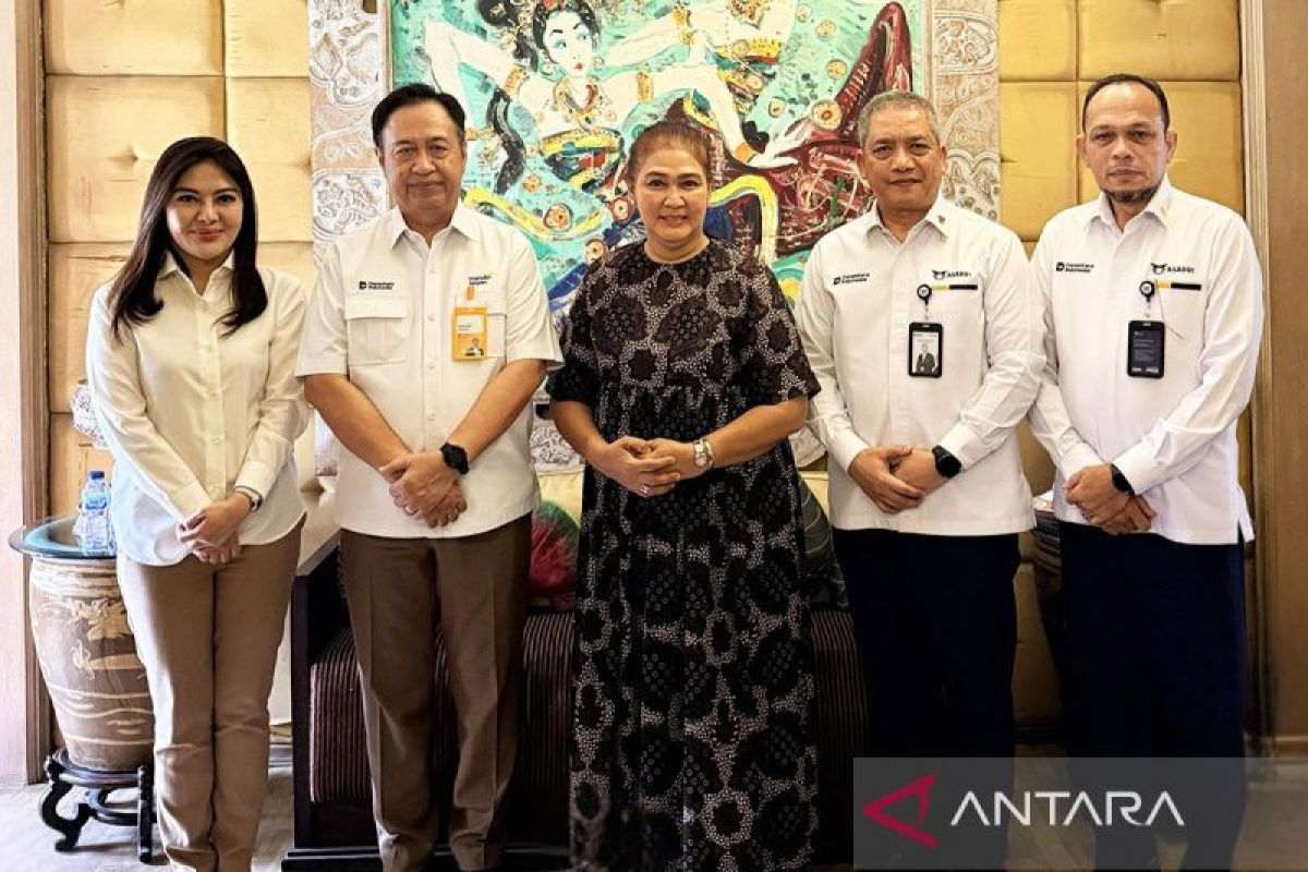 Mandiri Taspen-ASABRI serahkan santunan kepada ahli waris Ryamizard