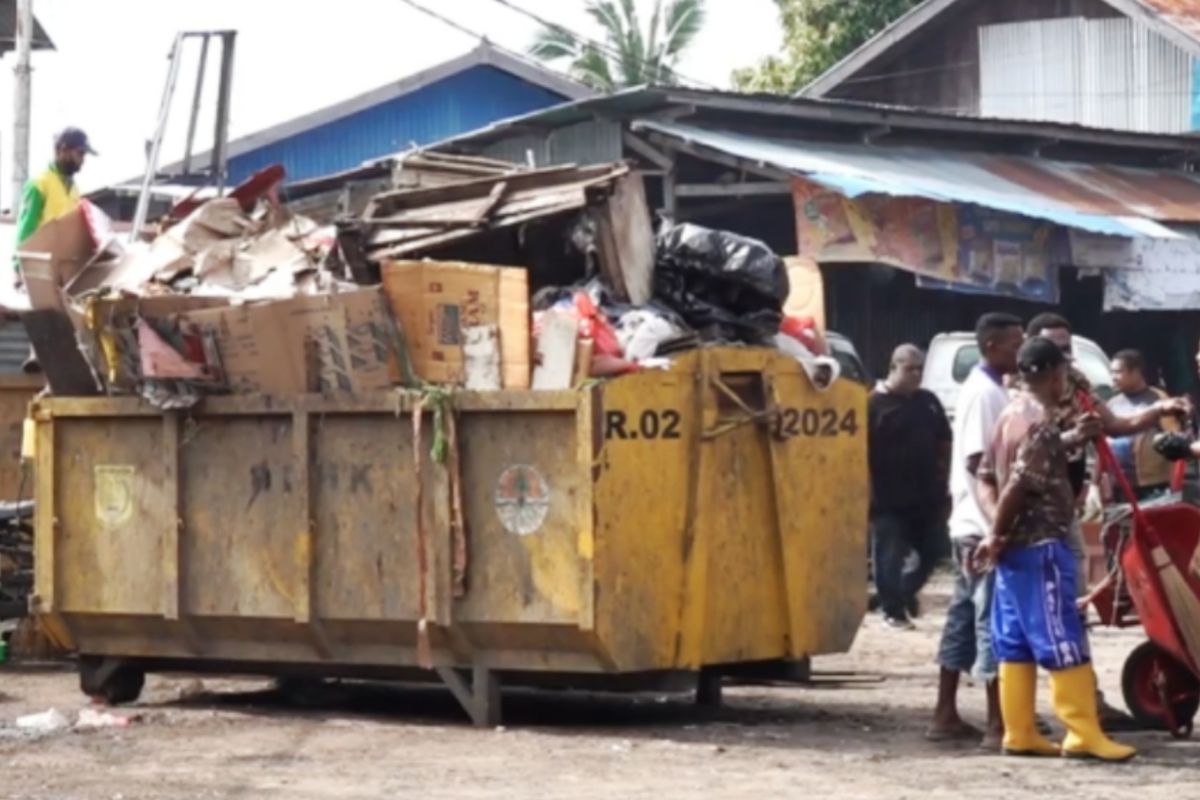 Pemkot Jayapura ajak ASN tumbuhkan budaya peduli lingkungan
