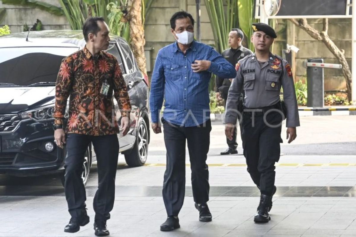 Bupati Muara Enim tiba di KPK usai terjaring OTT