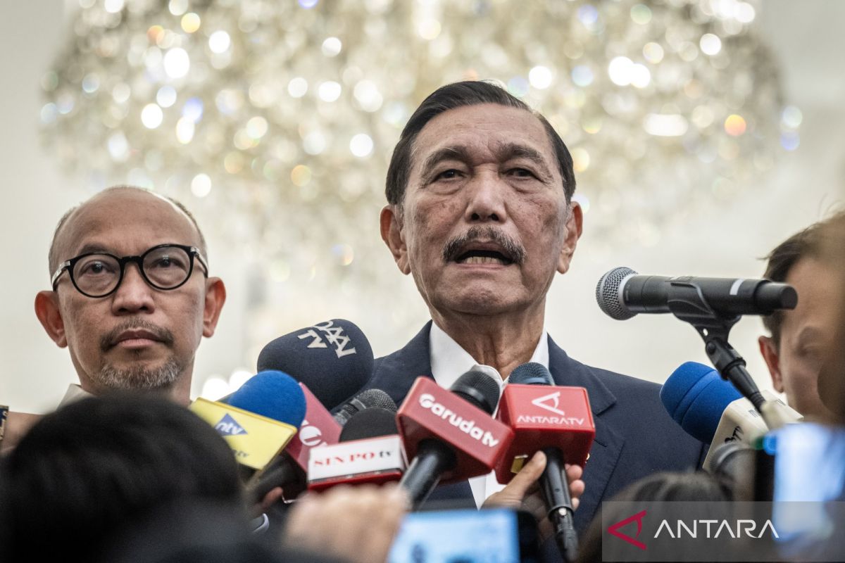 Luhut sebut skema bansos baru tak kurangi program perlindungan sosial
