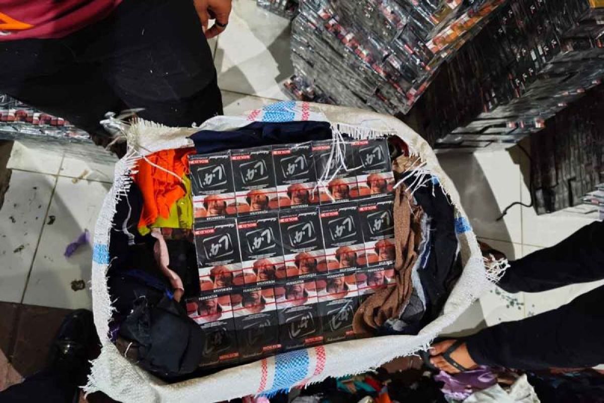 Satpol PP Bantul razia kapanewon dan sita 1.560 batang rokok ilegal