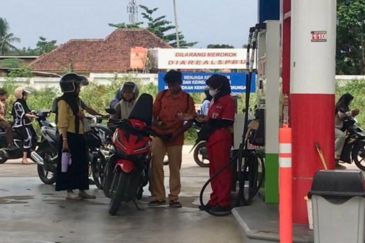 Pengamat nilai kenaikan harga BBM untuk jaga kurs rupiah