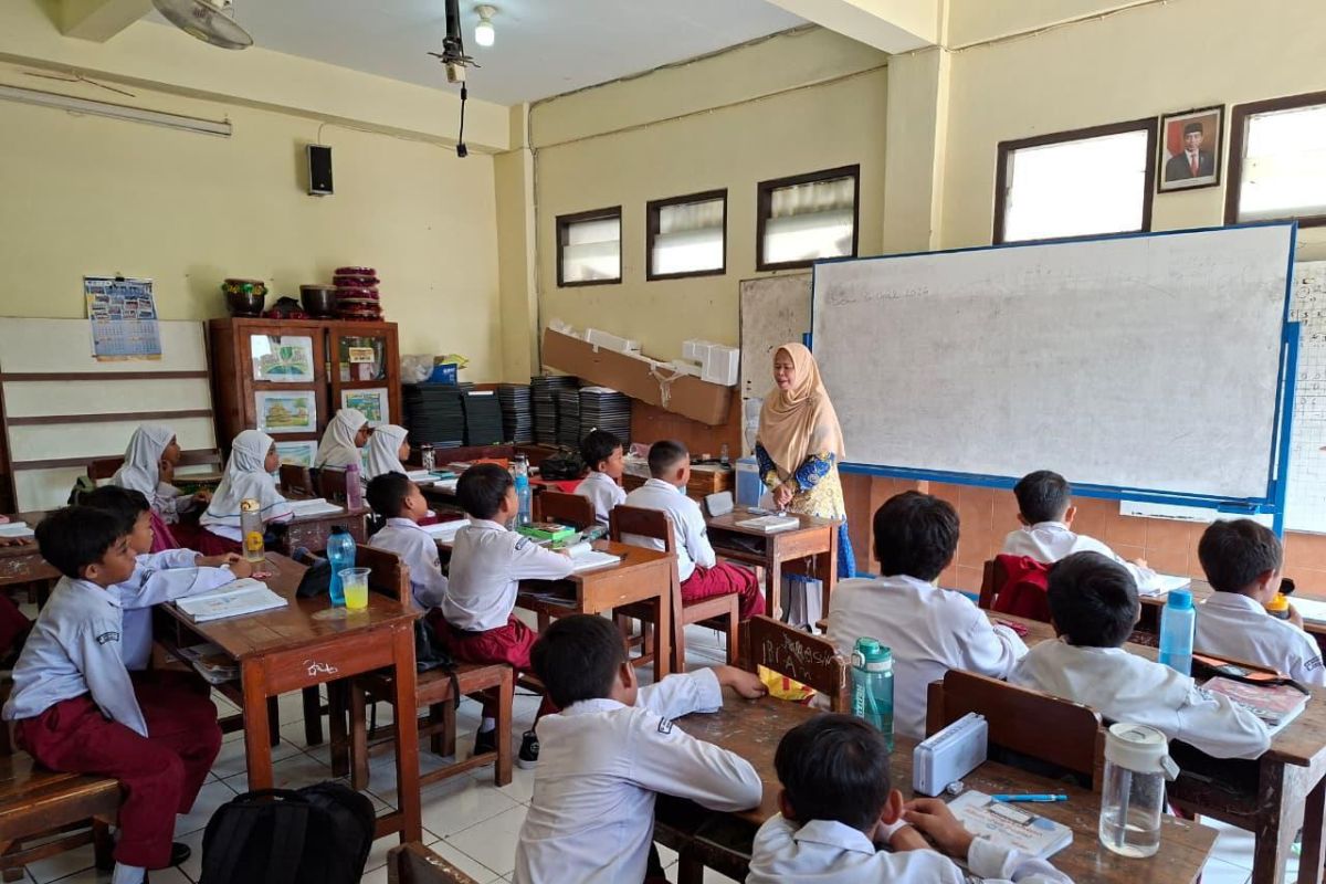 Atasi masalah sampah di sekolah, peniliti UMS kembangkan teknologi IoT SMOGRA untuk siswa SD