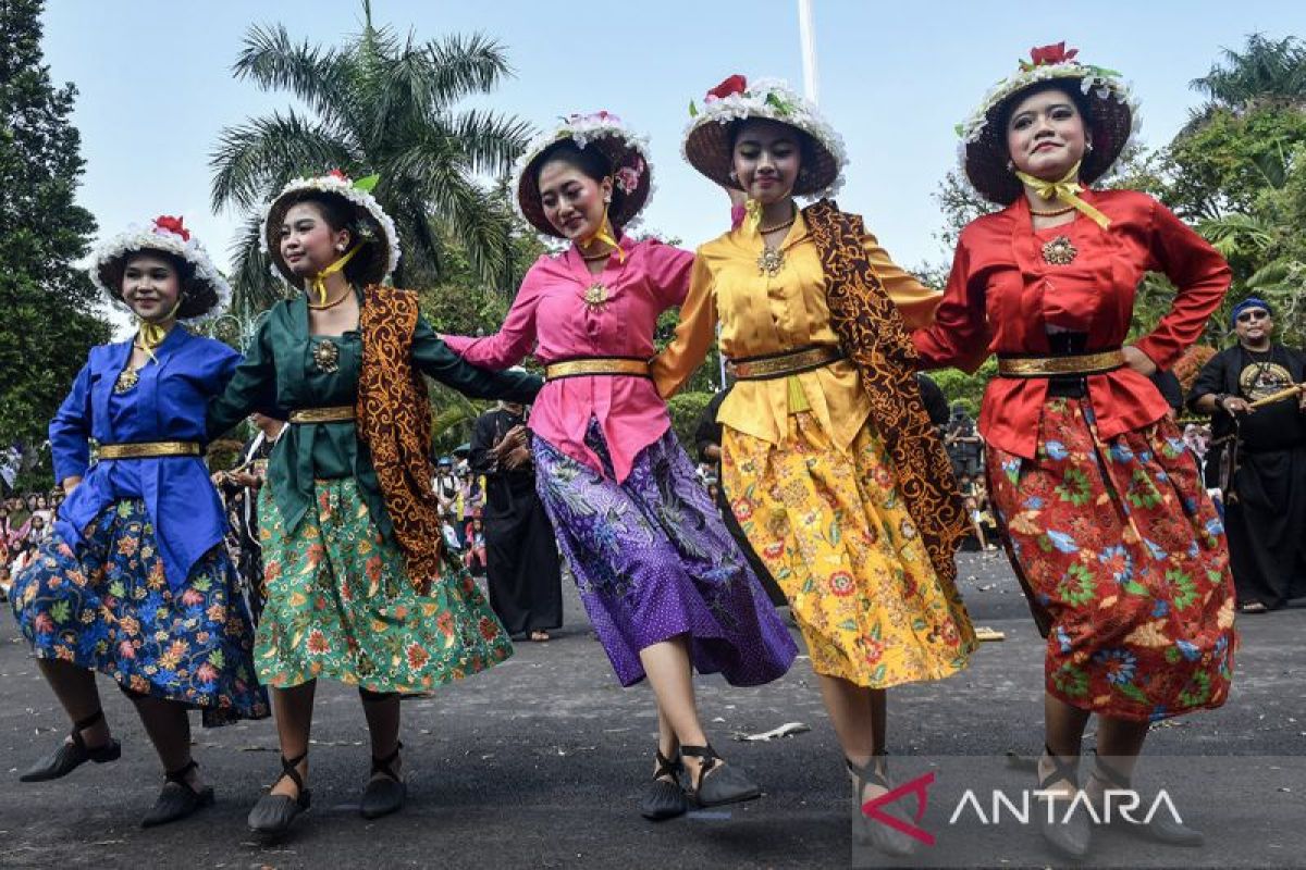Galuh ethnic carnival di Ciamis
