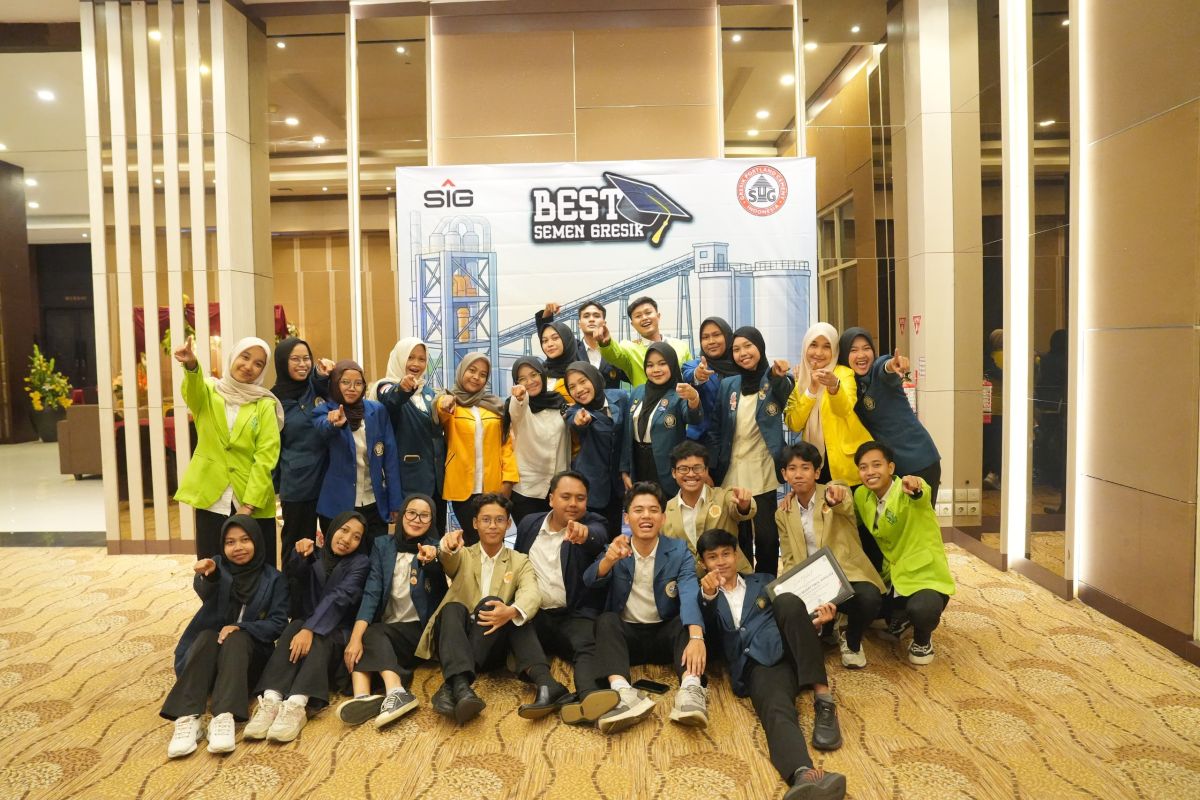 Semen Gresik konsisten salurkan Beasiswa Prasejahtera kepada 120 mahasiswa