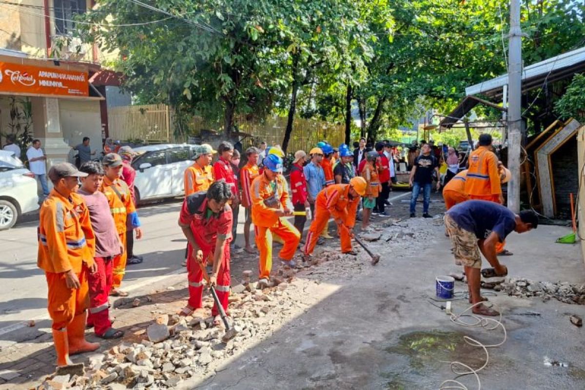 Kuasai trotoar 30 tahun, Warung Pallubasa Serigala akhirnya dibongkar