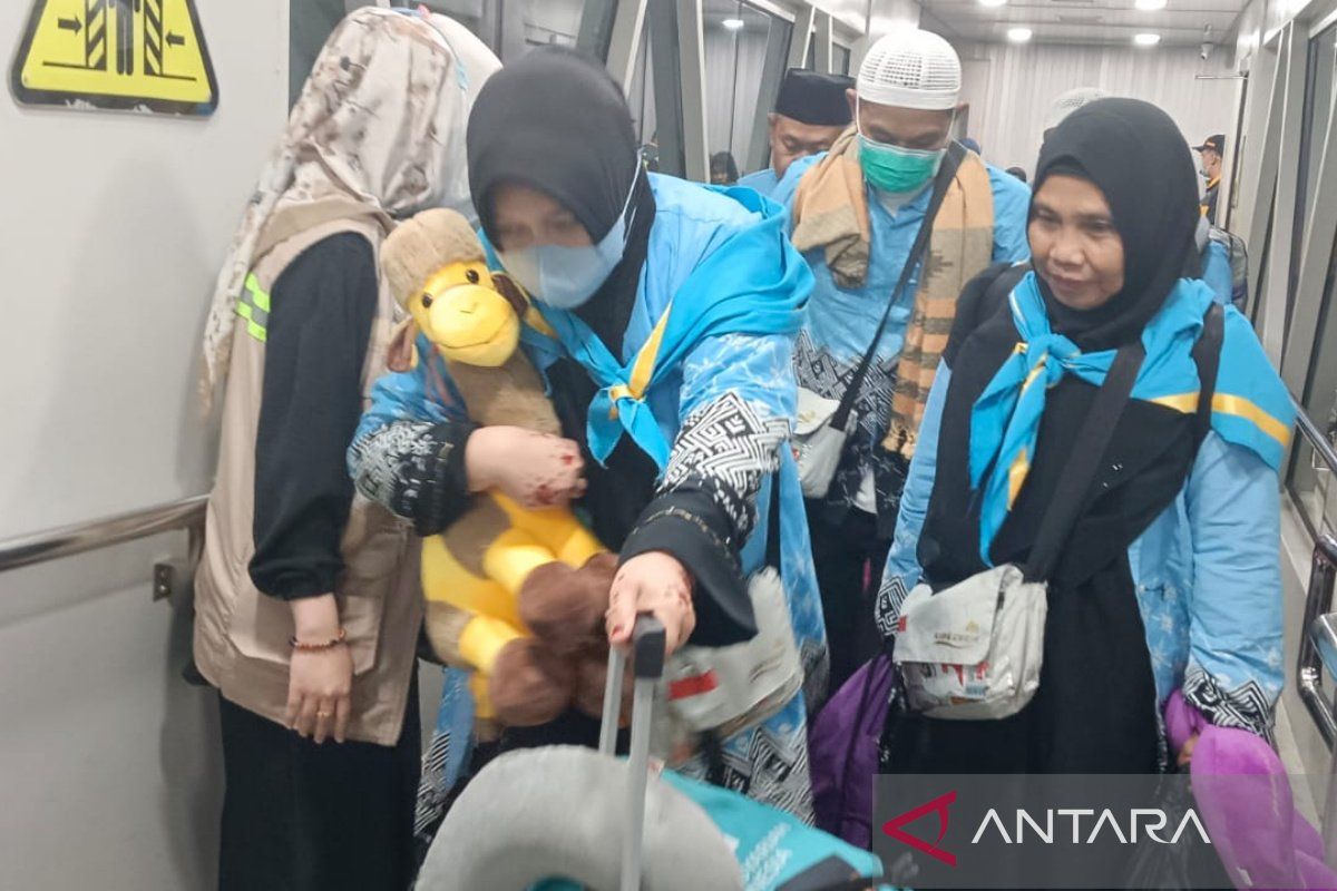 Jamaah haji Kloter 07 Debarkasi Banjarmasin tiba di tanah air