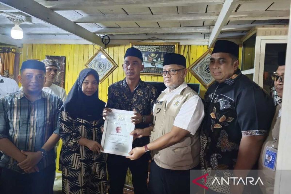 Menhaj takziah ke rumah jamaah haji Maros yang wafat di tanah suci