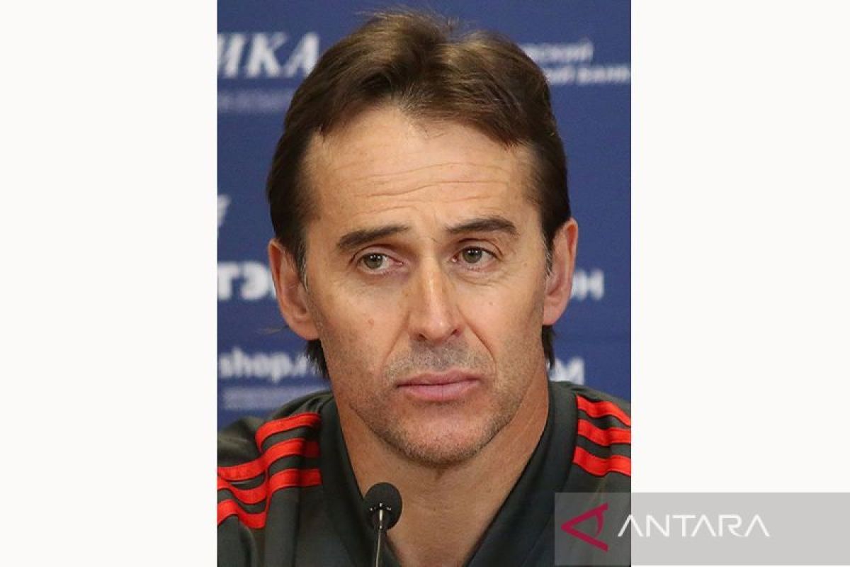 Julen Lopetegui bangga dengan perjuangan Qatar usai tahan imbang Swiss