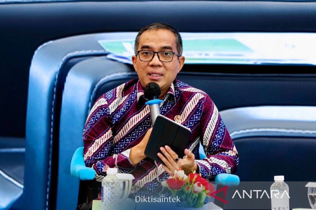 Kemdiktisaintek membuka program beasiswa untuk calon doktor