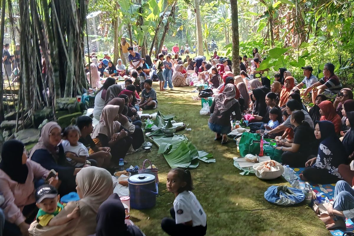 Warga Ngabean Temanggung lestarikan tradisi Bersih Punden Sumur Blandung