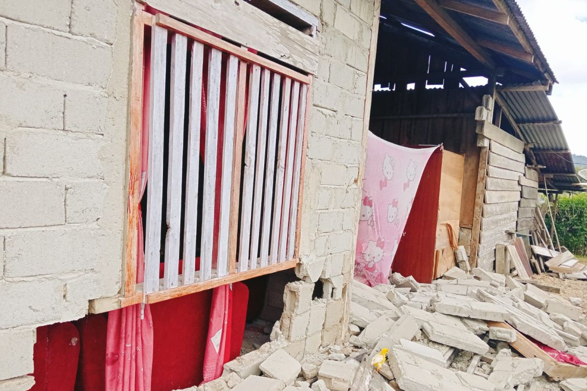 Wagub tinjau warga terdampak gempa bumi di Sigi Sulteng