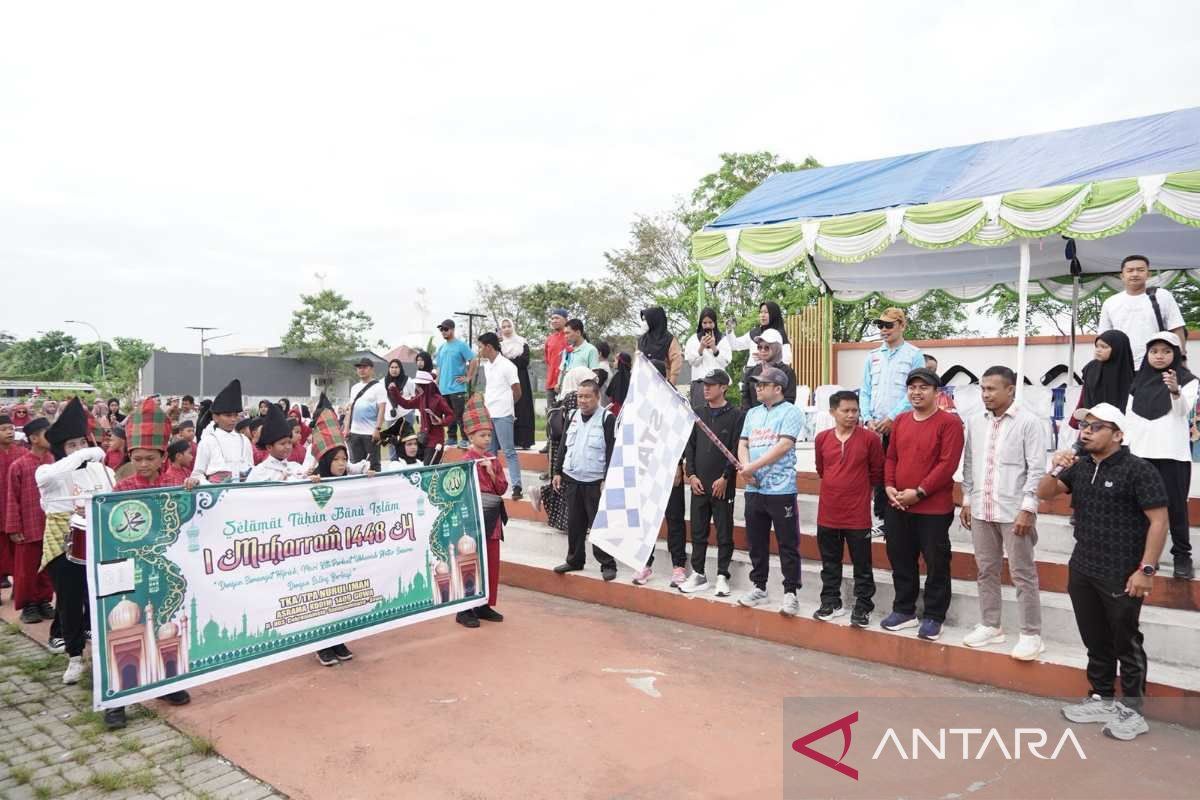 Ribuan santri dan remaja masjid pawai sambut 1 Muharram 1448 Hijriah