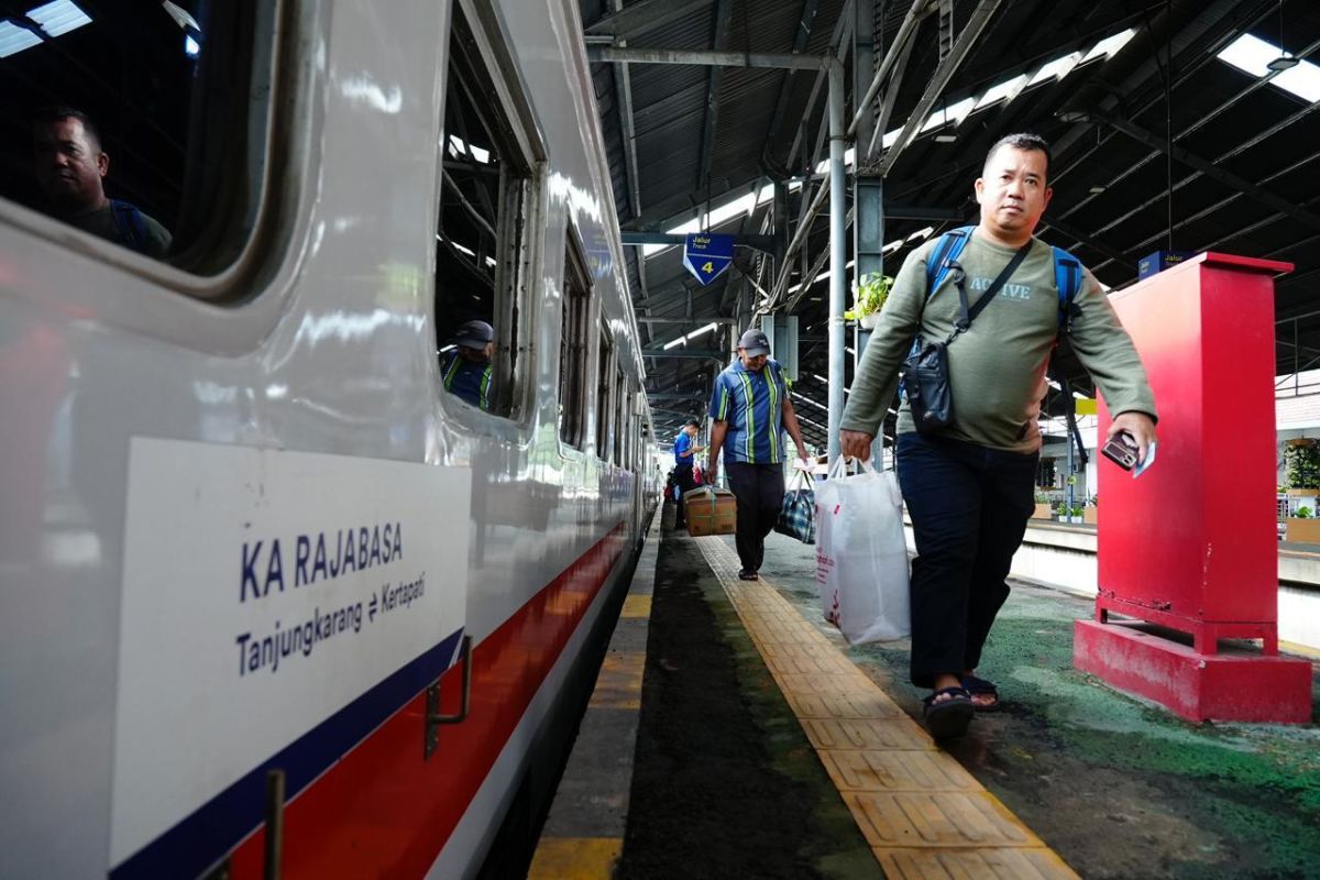Mulai 4 Juli 2026, KA Rajabasa Gunakan Ekonomi Premium Modifikasi